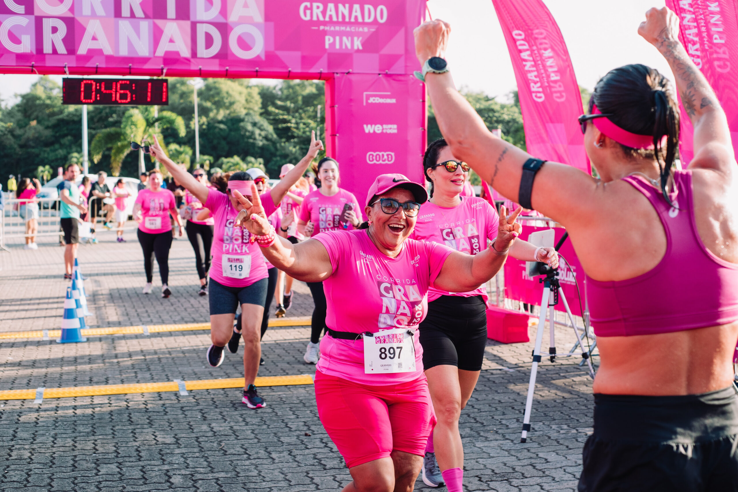 Corrida Granado Pink Fortaleza reúne 2,5 mil