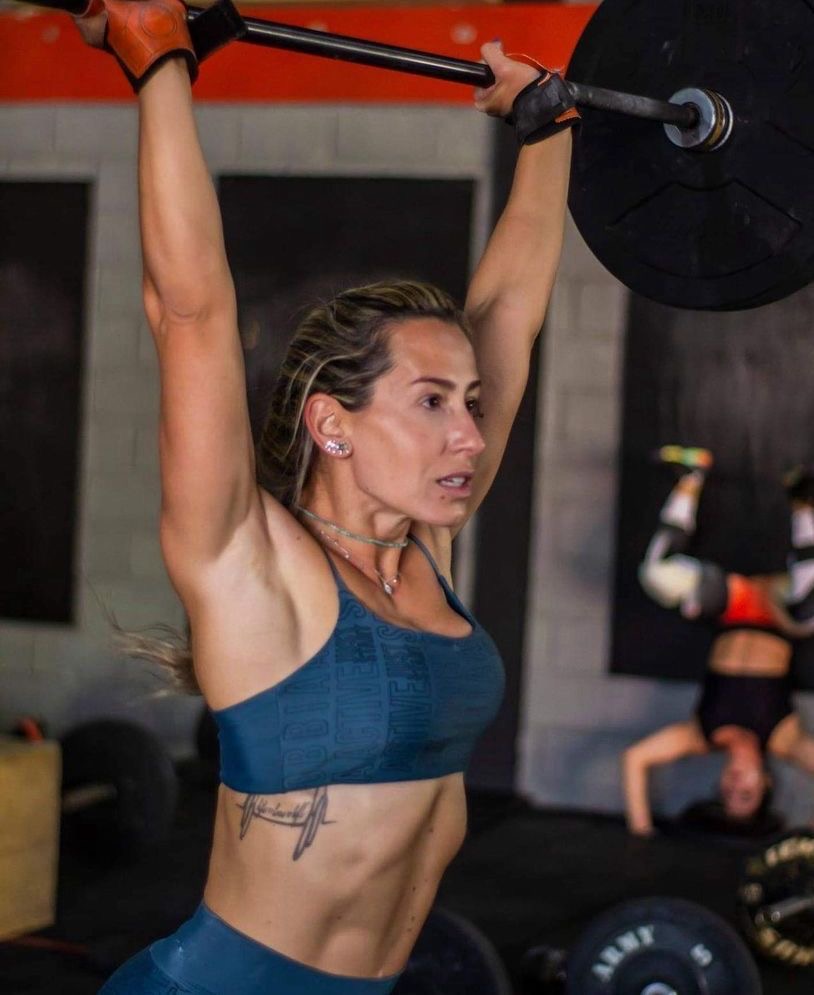 Da Adversidade à Superação: A Incrível Jornada de Fernanda Linhares