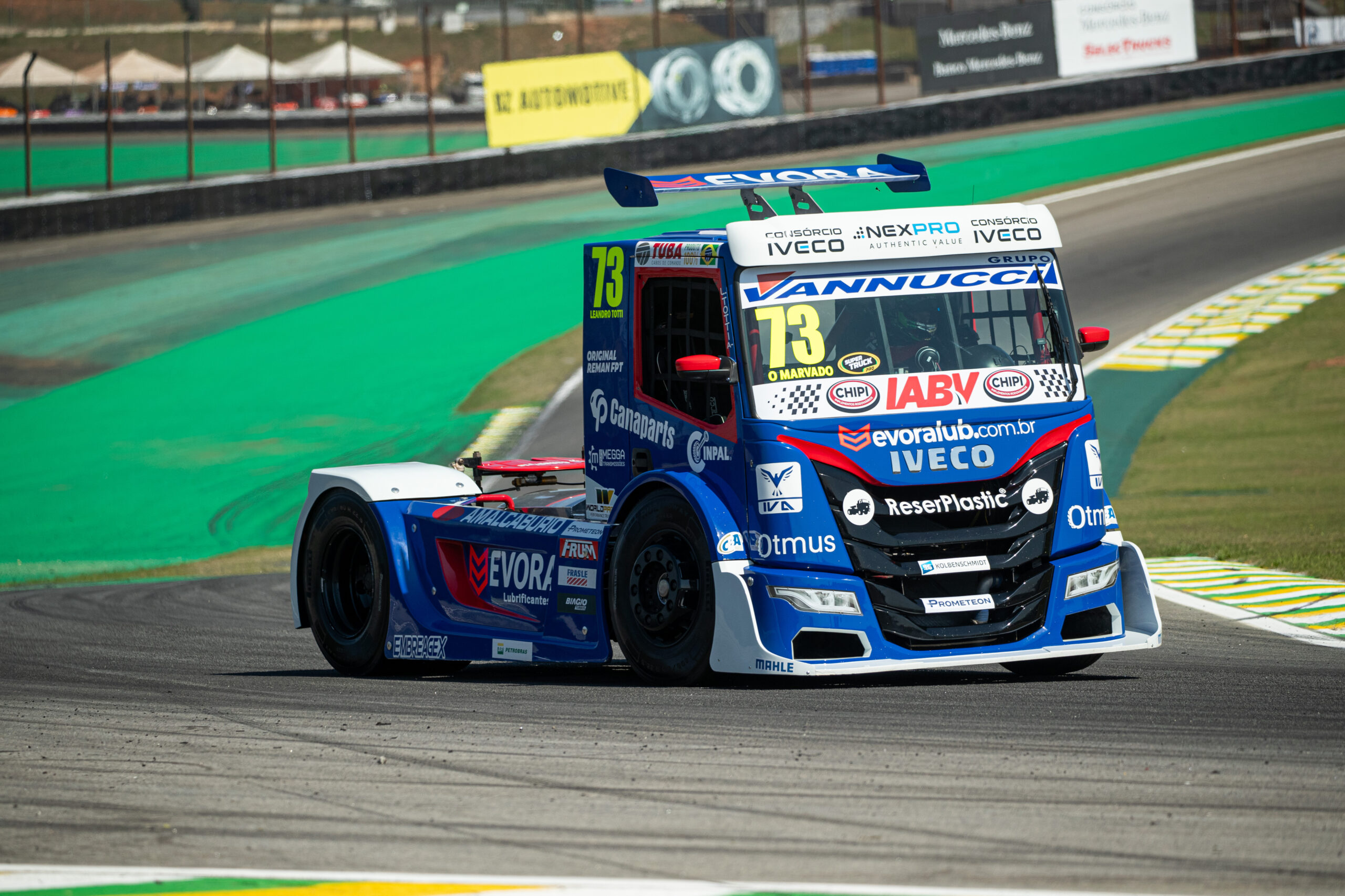 Momento Velocidade traz na TV Gazeta a história da Vannucci Racing na Copa Truck