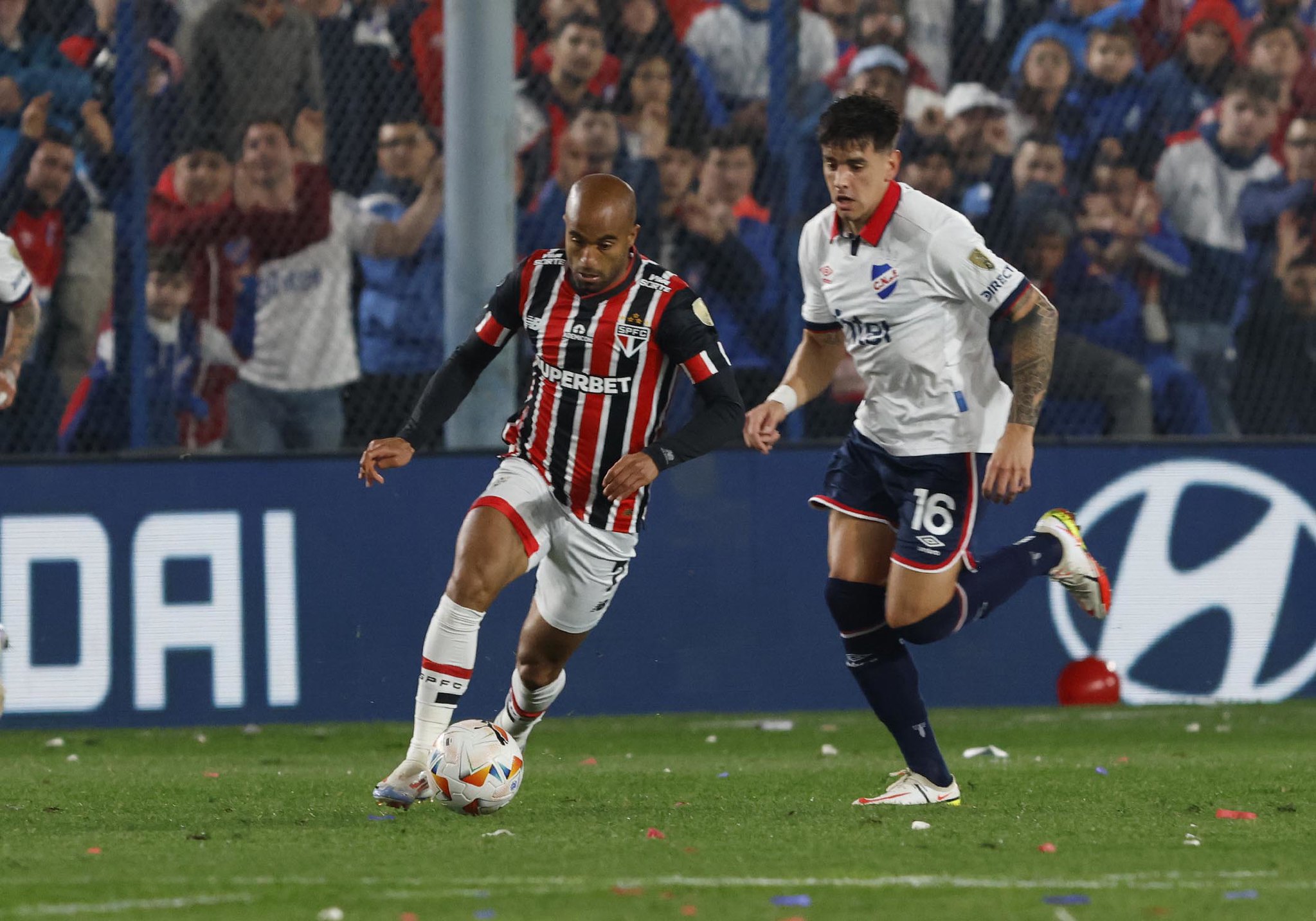 Futebol sem brilho do São Paulo no Uruguai!