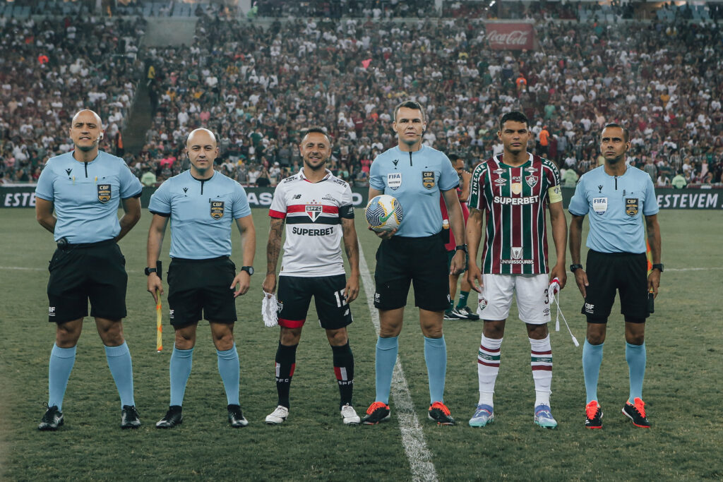 Houve irregularidades no primeiro gol do Fluminense contra o São Paulo