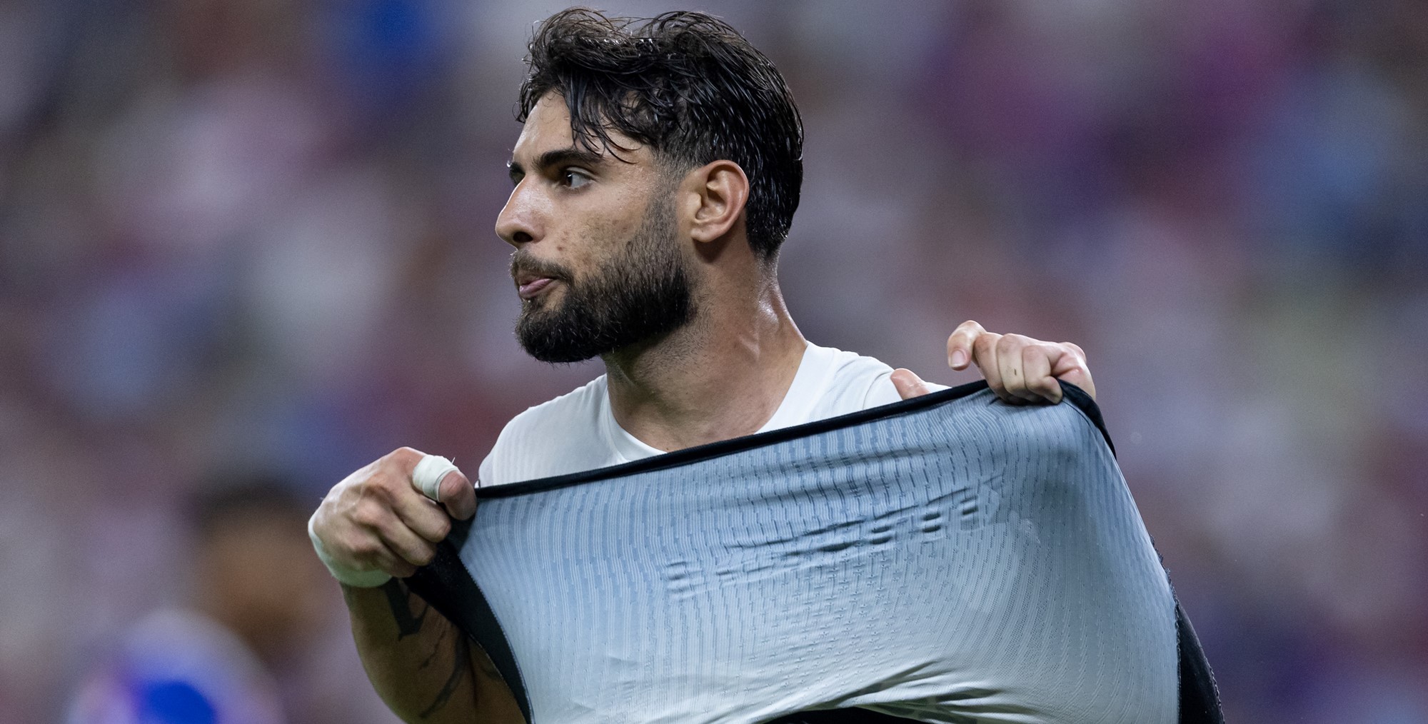 Pênalti claro não marcado a favor do Corinthians no jogo com o Fortaleza