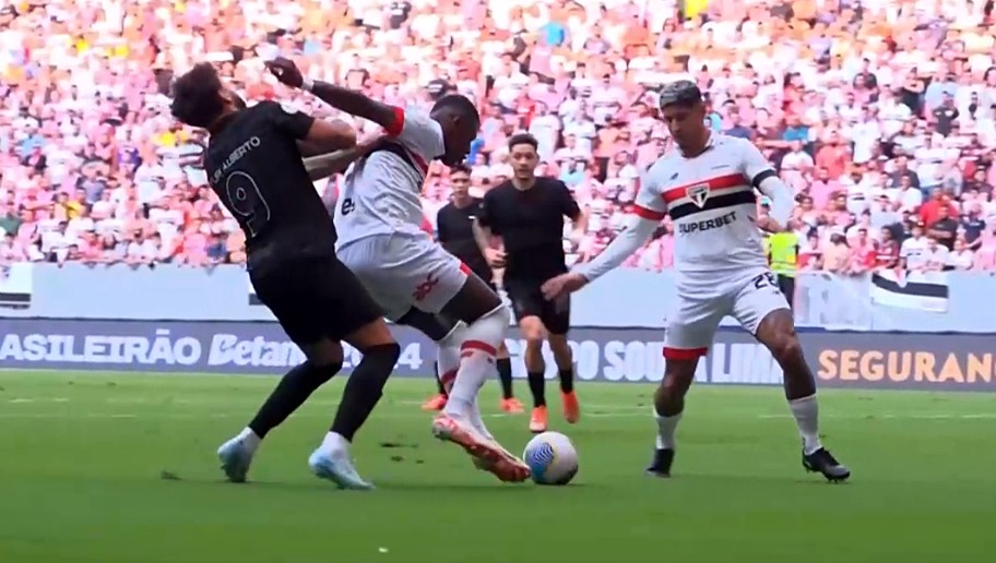 tem cada moda no futebol! – Arbitragem