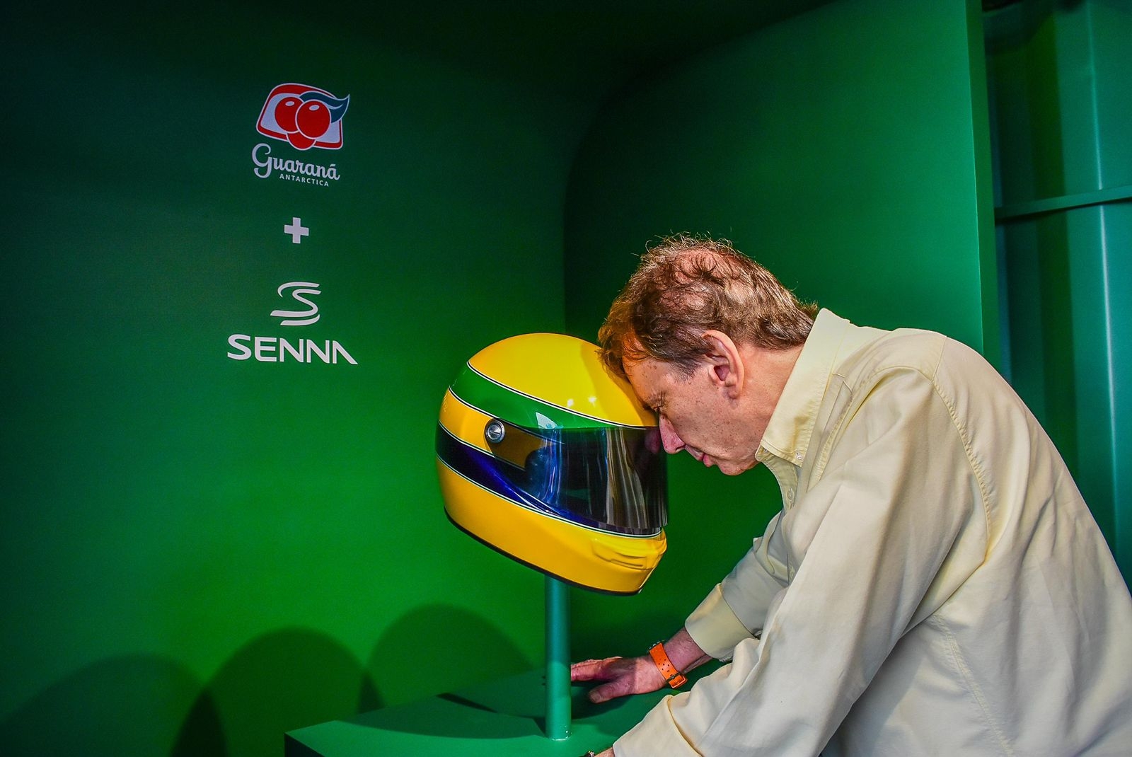 Guaraná Antarctica e Senna Brands homenageiam Ayrton Senna com capacete que reproduz sua voz e filme com Galvão Bueno – Automobilismo